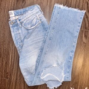 URBAN OUTFITTERS distressed light wash boyfriend denim jeans